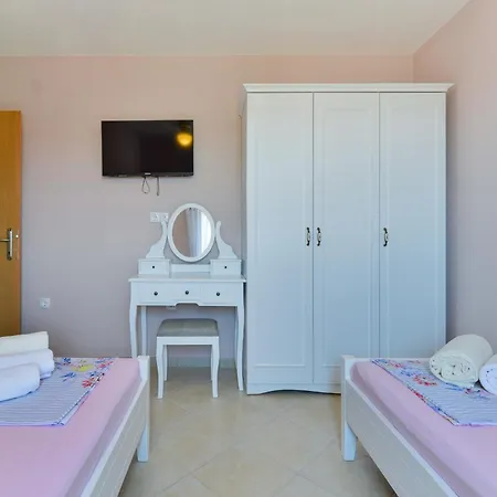 Villa Sara 4*