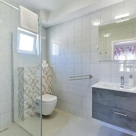 Sara 4* Villa *