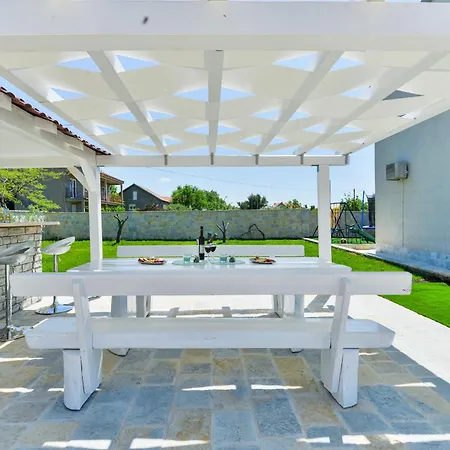 Villa Sara 4*