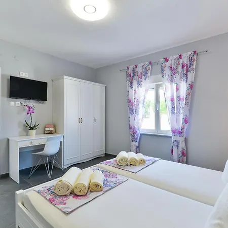 Sara 4* Villa
